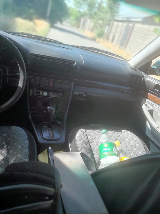 Продаю машину Audi A4