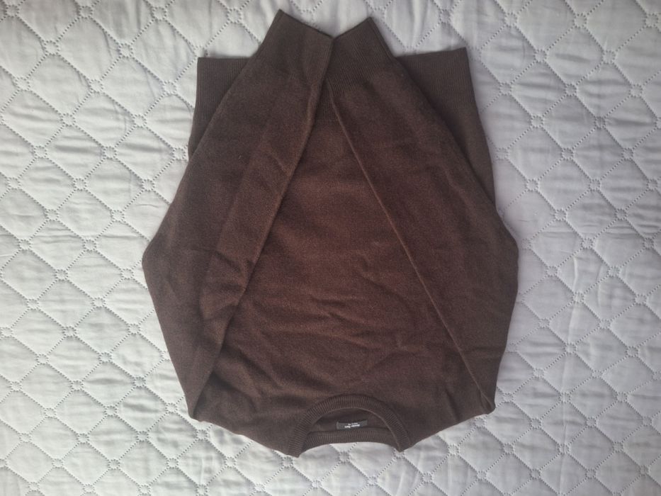 Вълнен пуловер Massimo Dutti