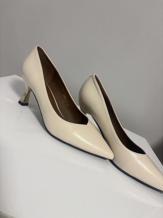 туфли бежевого цвета