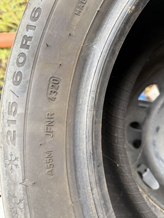 Anvelope de iarna 215/60 R16 DUNLOP