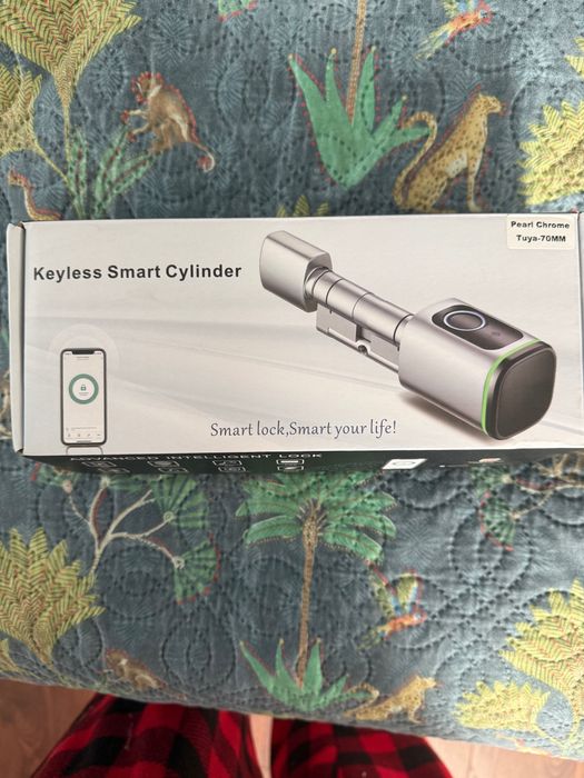 Tuya Smart патрон 70mm + USB BLE gateway