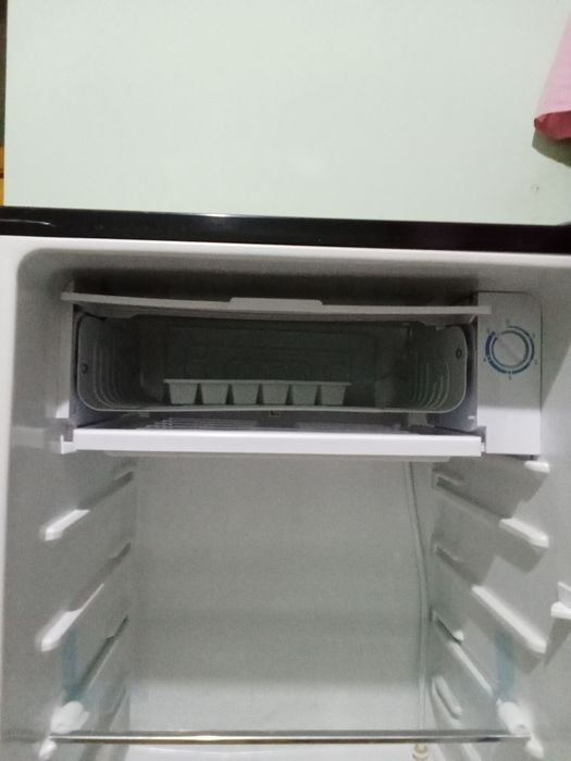 Mini holodilnik sotiladi