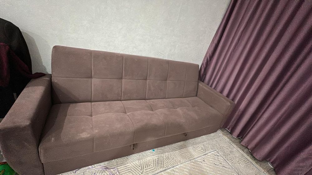 Продам шторы и диван , шторы 10к , диван 35к