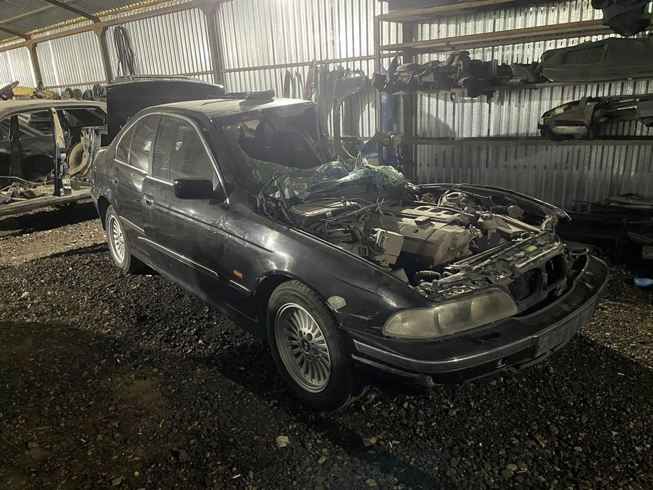 Продам на запчасти бмв е39