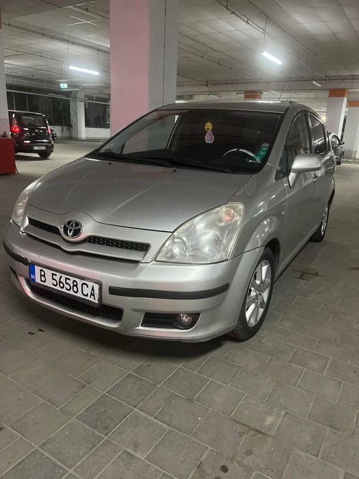 Toyota Corolla Verso 2004г(1.8 бензин-газ)
