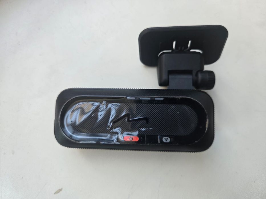 Продам видеорегистратор Mio MiVue J60