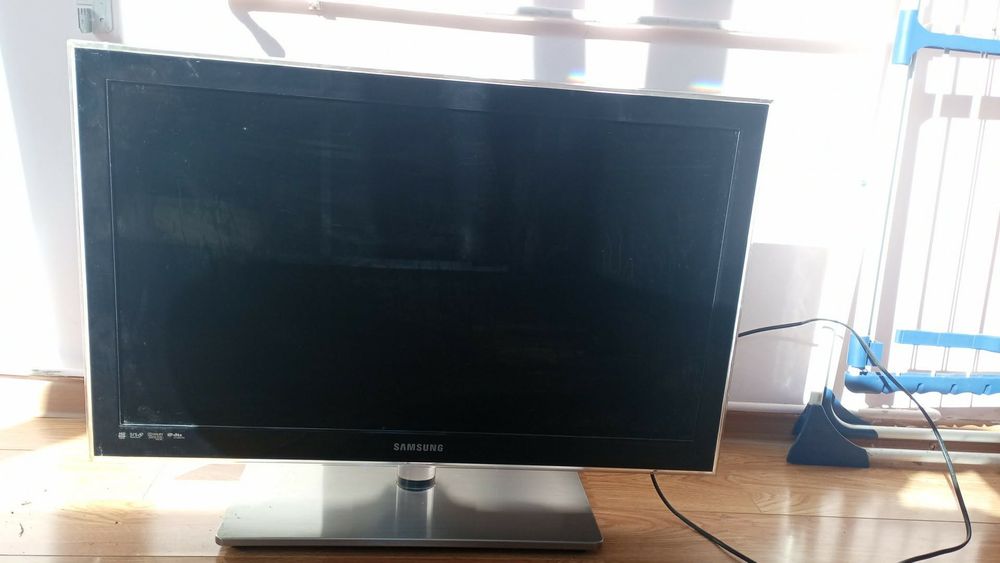Vând televizor Samsung