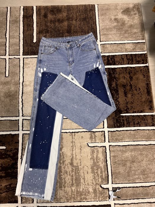 blugi flared albastri nepurtati