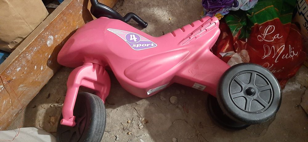Pachet trotineta,motocicleta, bicicleta fara pedale plus skate bord