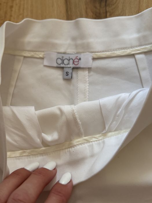 Дълга жилетка, Дънков елек Zara, елек с гол гръб Zara, потник Cliche, риза Burberry