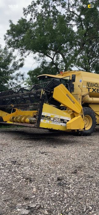 Combina New Holland TX 68