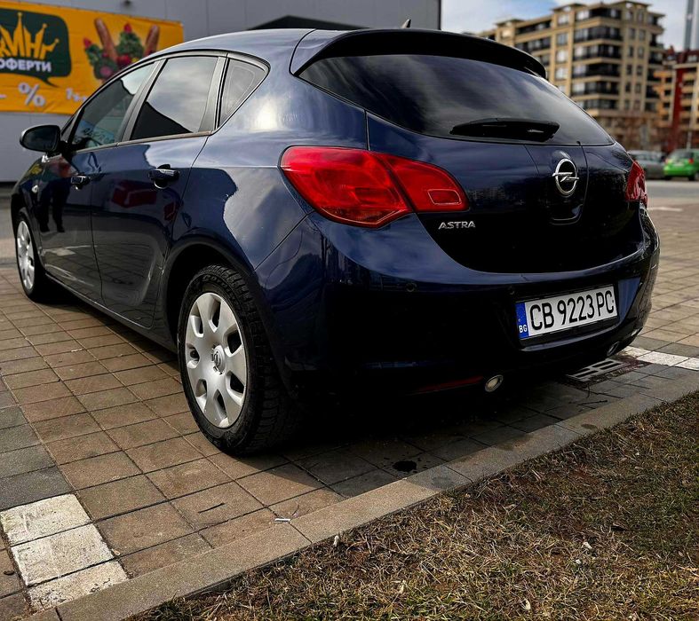 Opel Astra J 2010