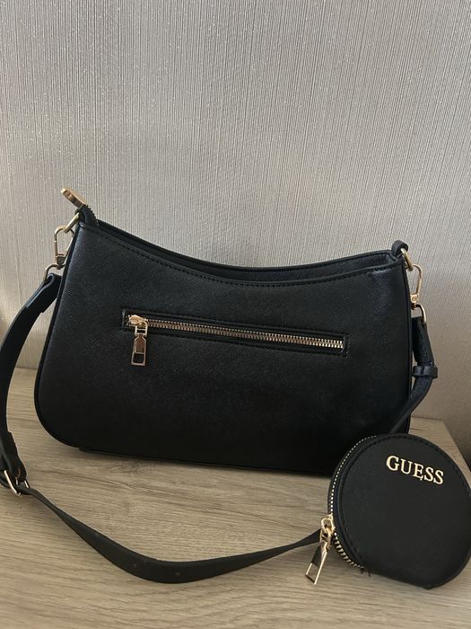 Женска Guess чанта