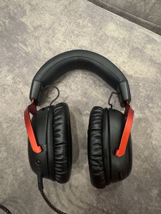 Наушники HyperX Cloud III