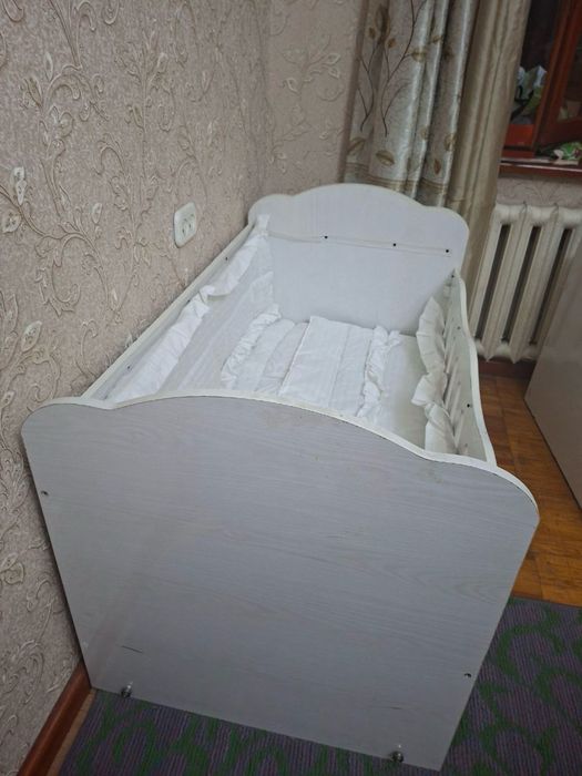 Детская кроватка для малышей