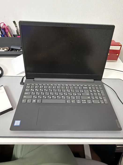 Ноутбук Lenovo v15
