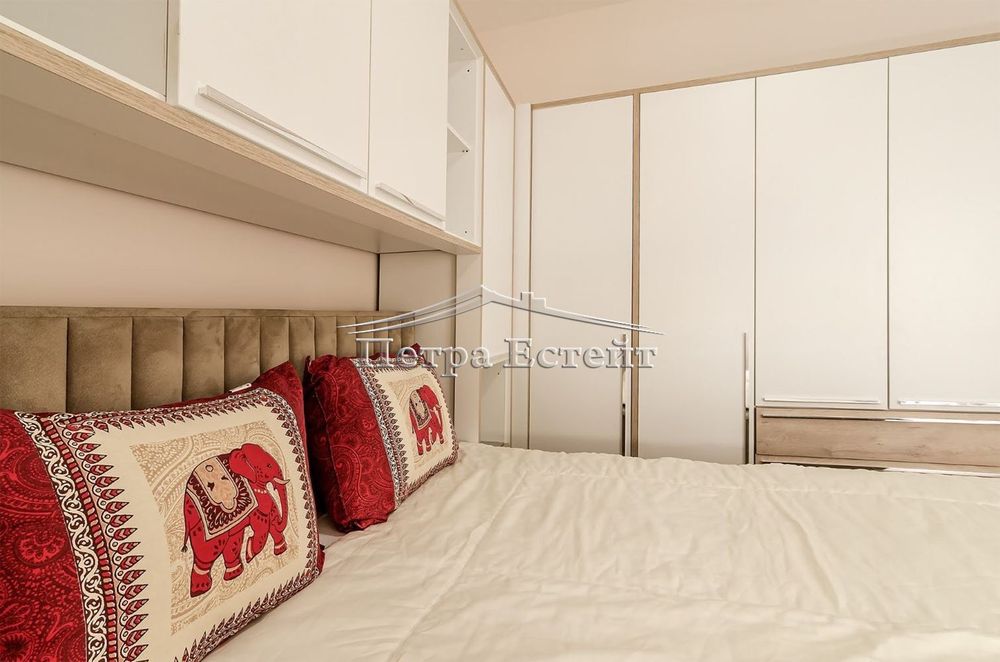 Луксзен тристаен под наем в Варна-Гръцка махала