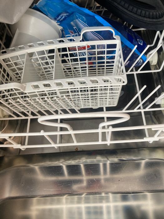 Продаю посудомоечную машинку