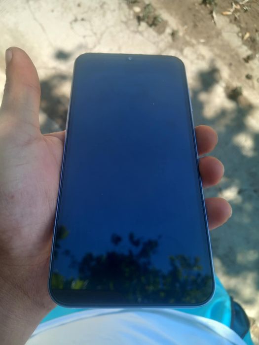 Am samsung galaxy A25 5 GB este aproape nou utilizat 2 luni nu are nici o defecțiune  pe marginea se poate afla arsura de țigare mica dar nu afectează
