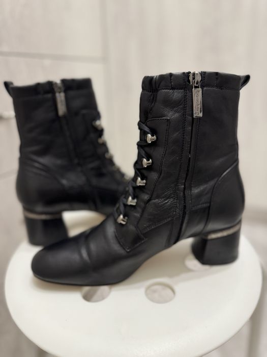 Женские ботинки