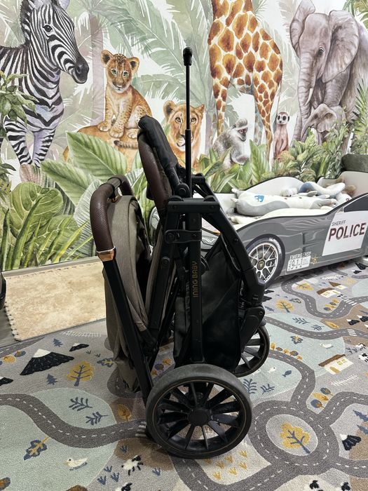 Продам прогулочную коляску