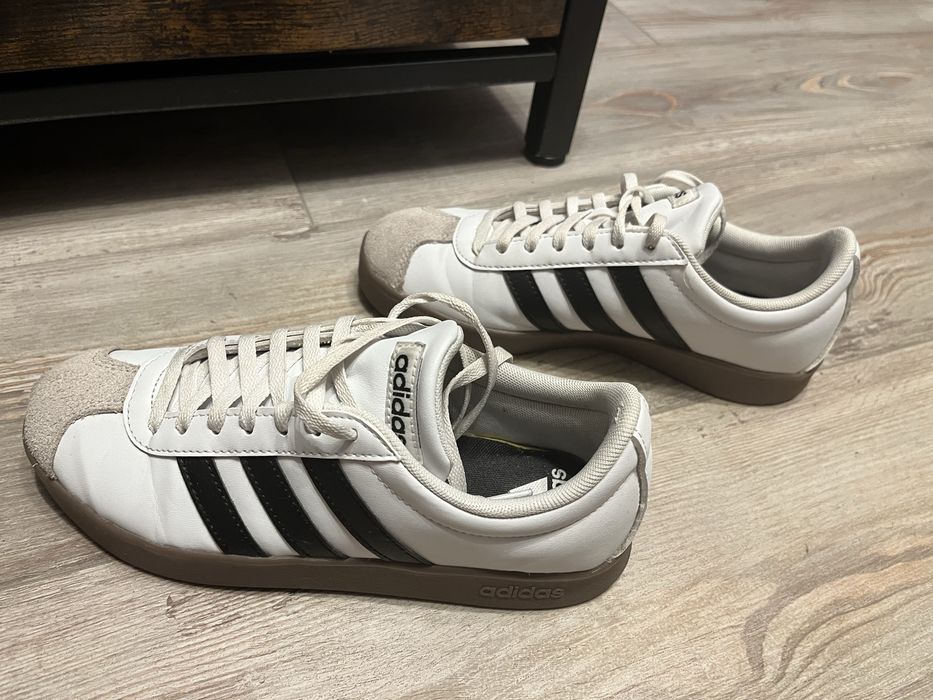 Adidas VL Court in conditie excelenta