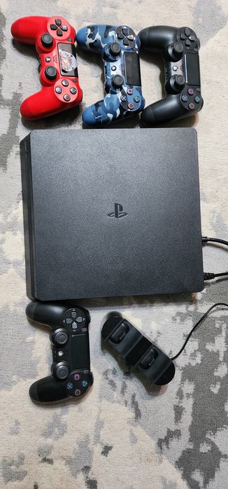 Продам Sony Playstation 4