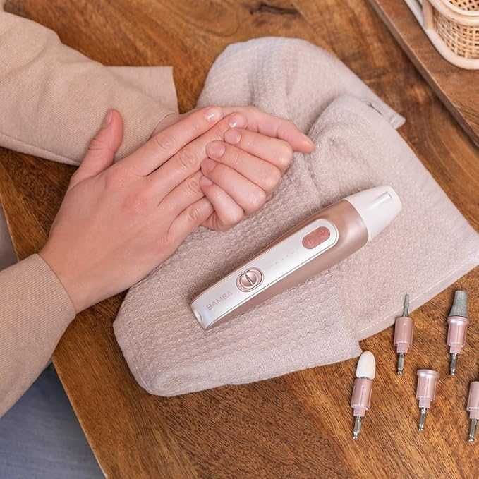 Комплект електрическа машинка за маникюр и педикюр Cecotec Bamba PinkyCare 700 Perfect Nails, седем приставки