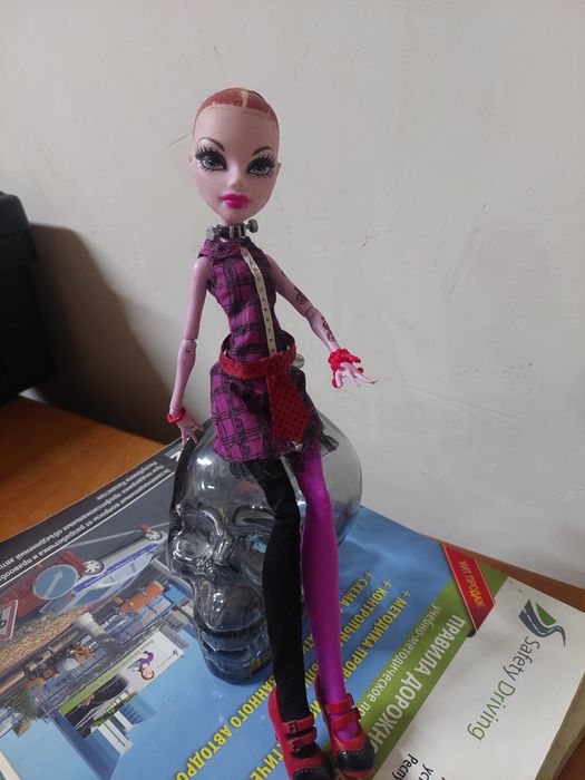 Кукла монстер хай