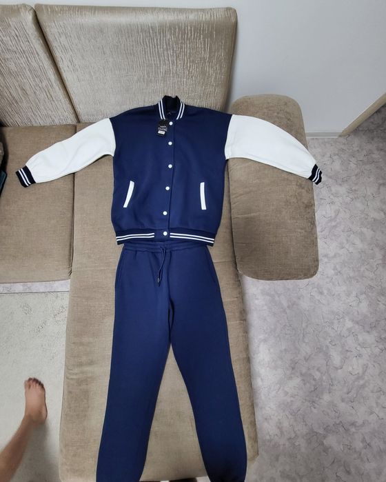 Костюм спортивный