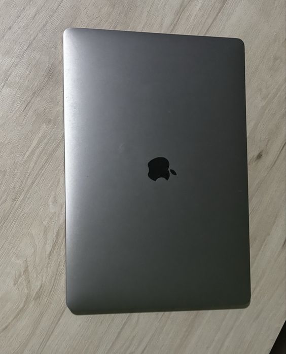 MacBook  Pro 16