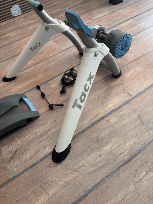 Велотренажор Tacx Flow Smart T2240
