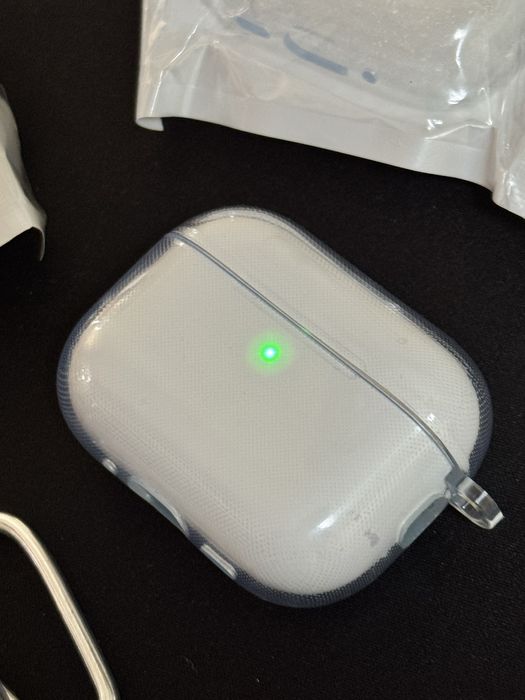 Оригинален Кейс за AirPods 2 , 3 БЕЗЦЕТЕН , *СИЛИКОНОВ*