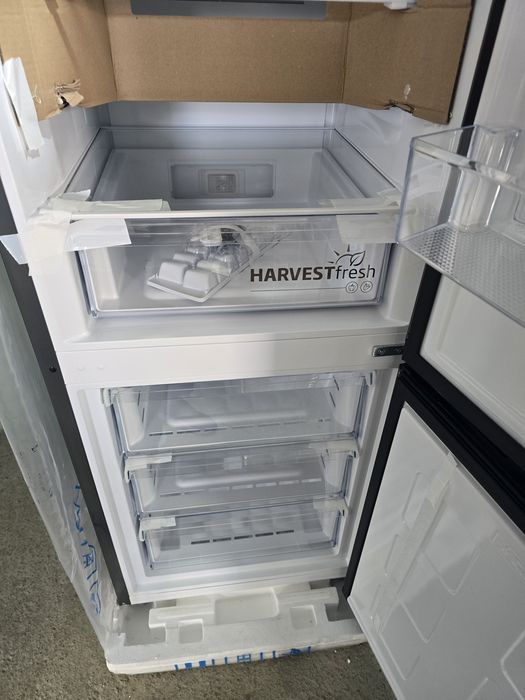 Нов инверторен Total No Frost хладилник с фризер Beko B5RCNA364HG1. 364 л