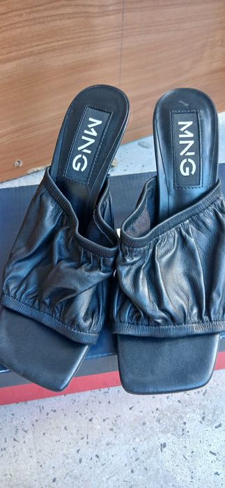 Чехли на висок ток Mango