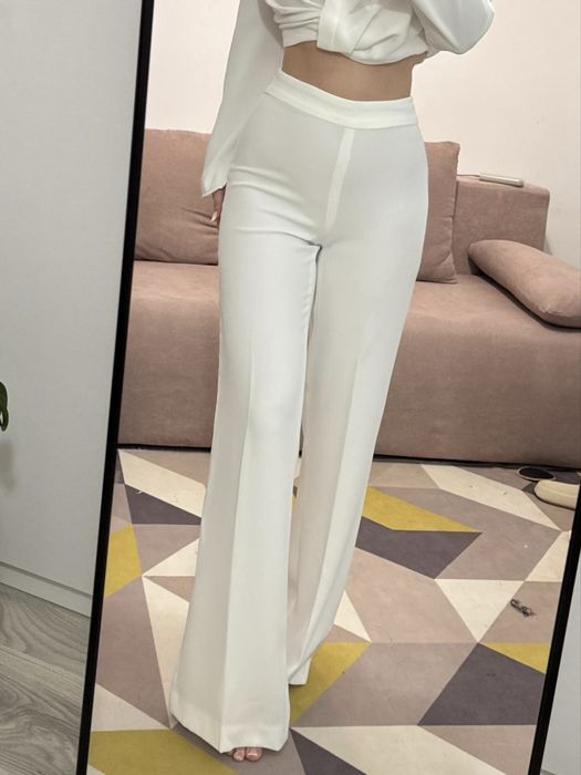 Pantaloni albi loose fit cu talie înaltă Zara mărimea M