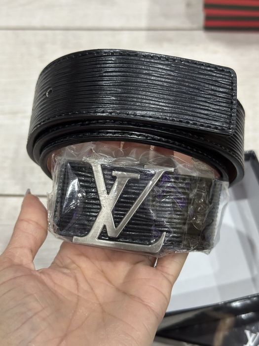 Vand curea Louis Vuitton