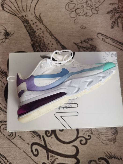 Adidași Nike Air270 React