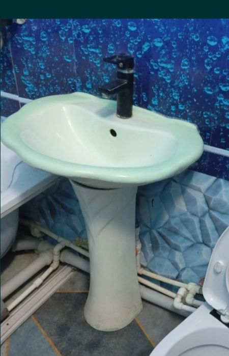 Продам раковину с подставкой