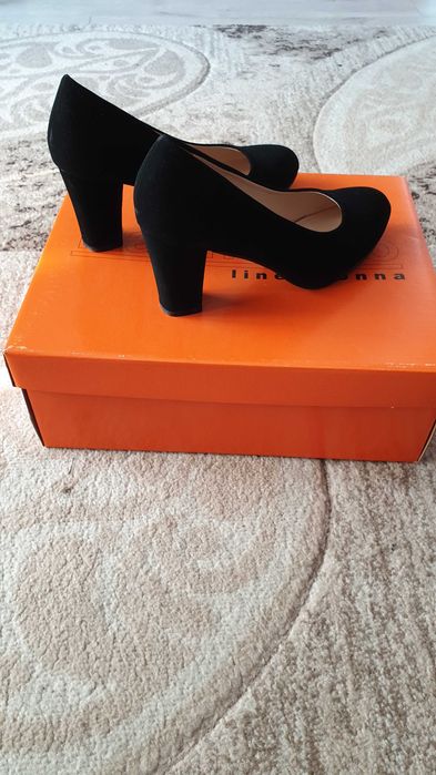 Pantofi cu toc, visinu, negru