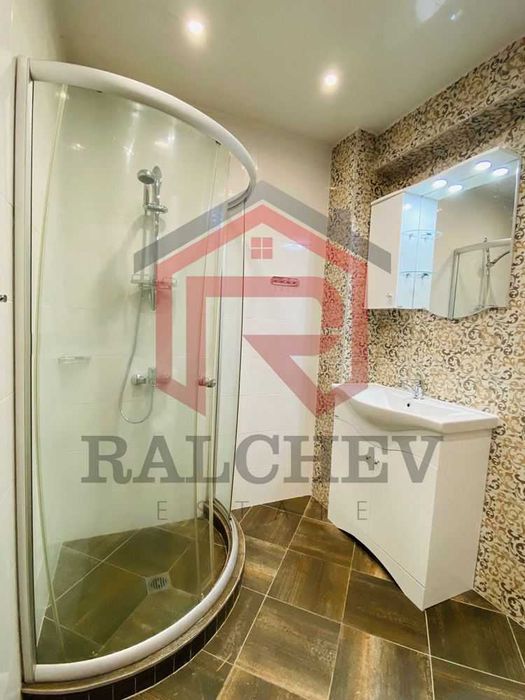 Дава се под наем Двустаен апартамент в Варна, Център - 66 кв.м за 777.75 € - Снимка #10