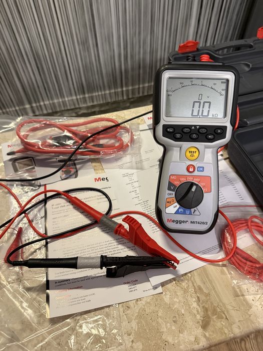Професионален уред MEGGER MIT420/2 (Made in UK)