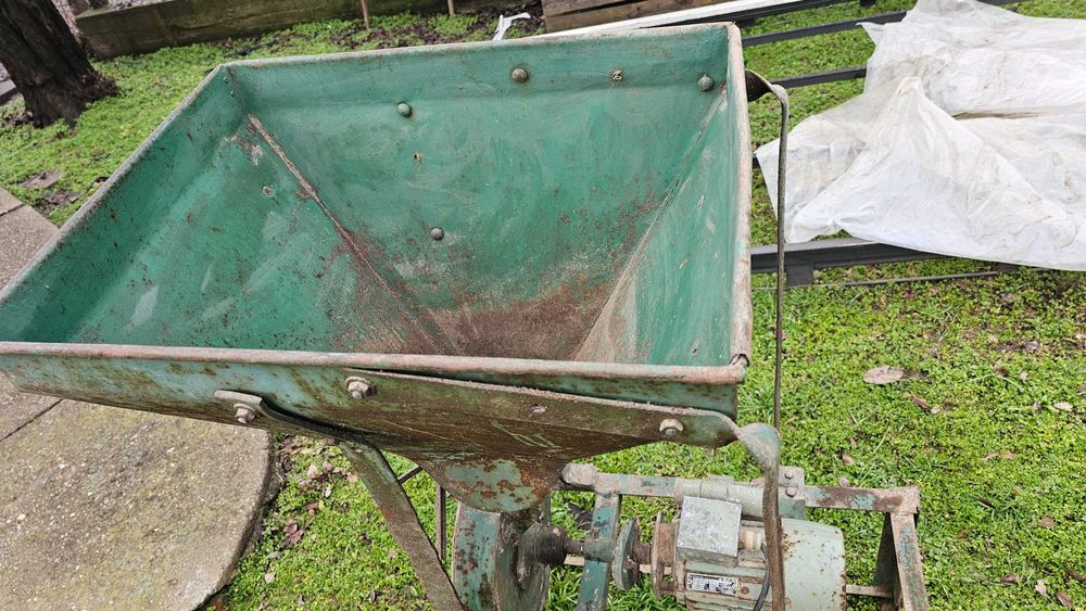 Фружомелка за млеке на зърно работи безупречно.