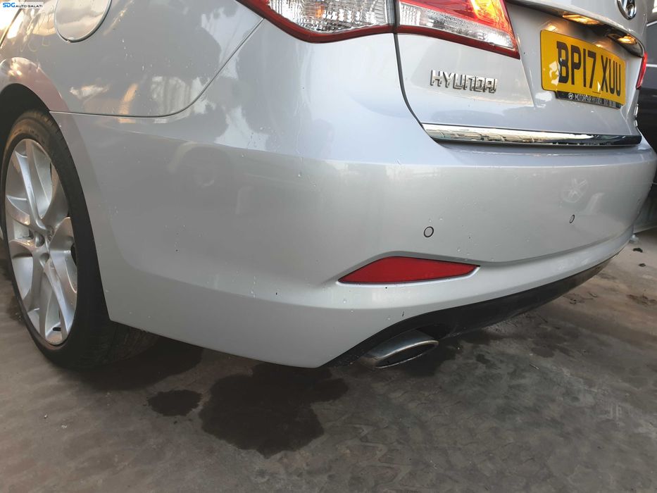 Bara Spoiler Spate cu Locas Pentru Senzori de Parcare Hyundai i40 Sedan Berlina 2014 - 2019 Culoare T8T [K9534]