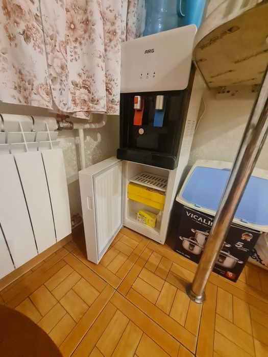 Продам кулер для воды