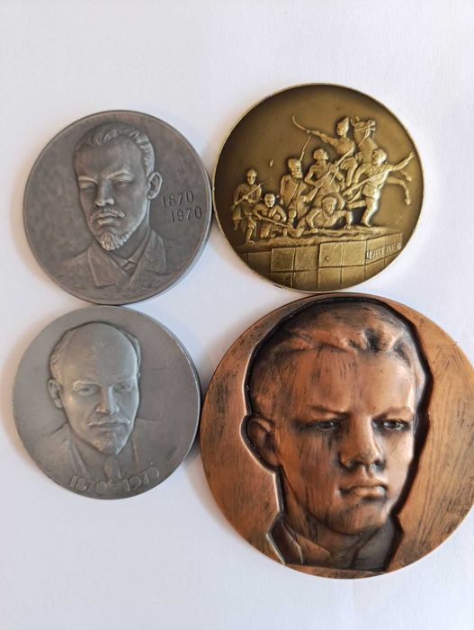 Плакети Ленин юбилейни