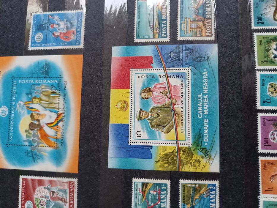 Clasoare cu colecția serioase de timbre din anii 80