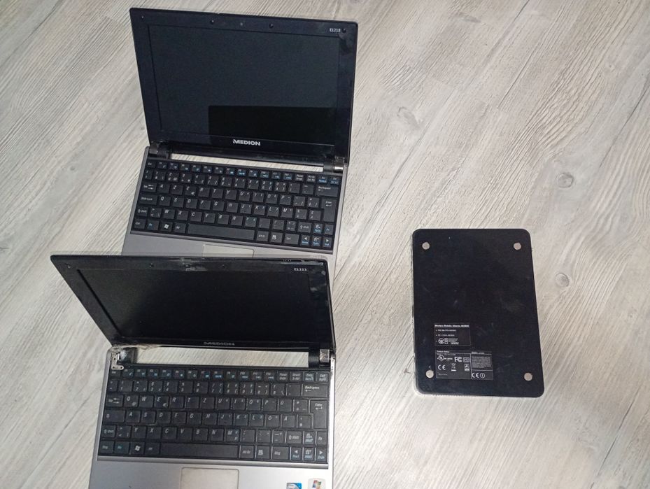 Mini laptop medion akoya și pc