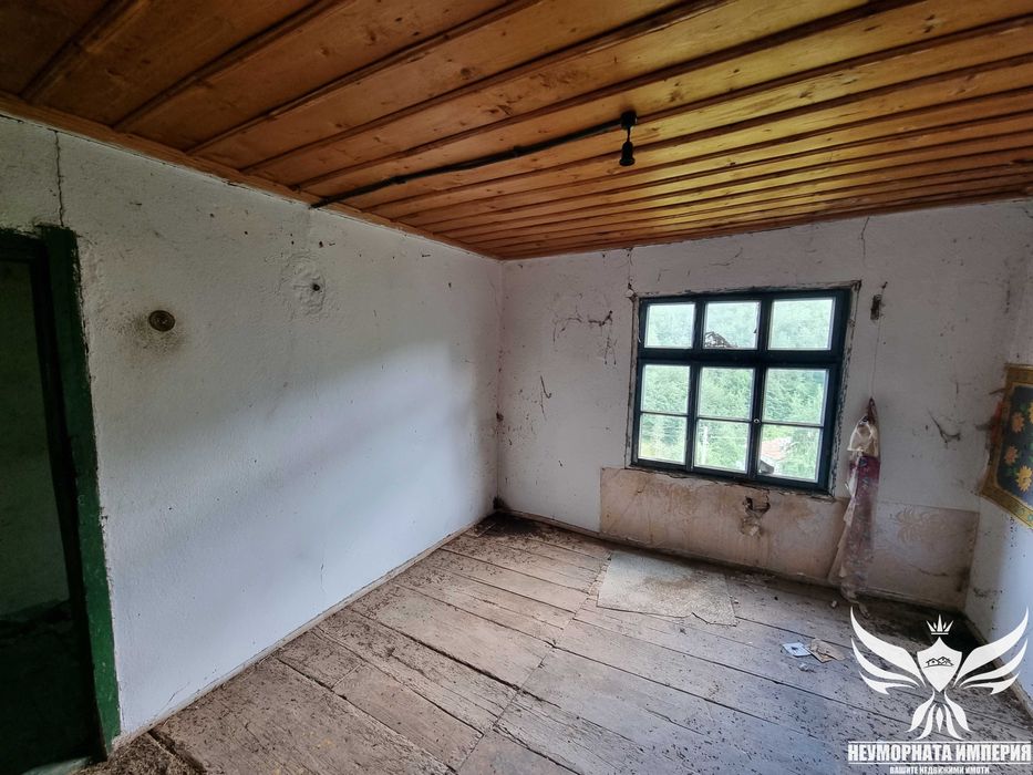 Двуетажна вила/къща 142РЗП с 280кв. двор село Белев Дол общ.Смолян