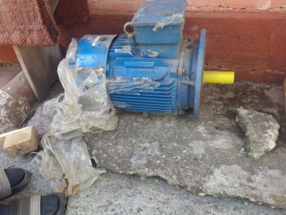 Motoare electrice 7.5kw x 1000Rpm nou